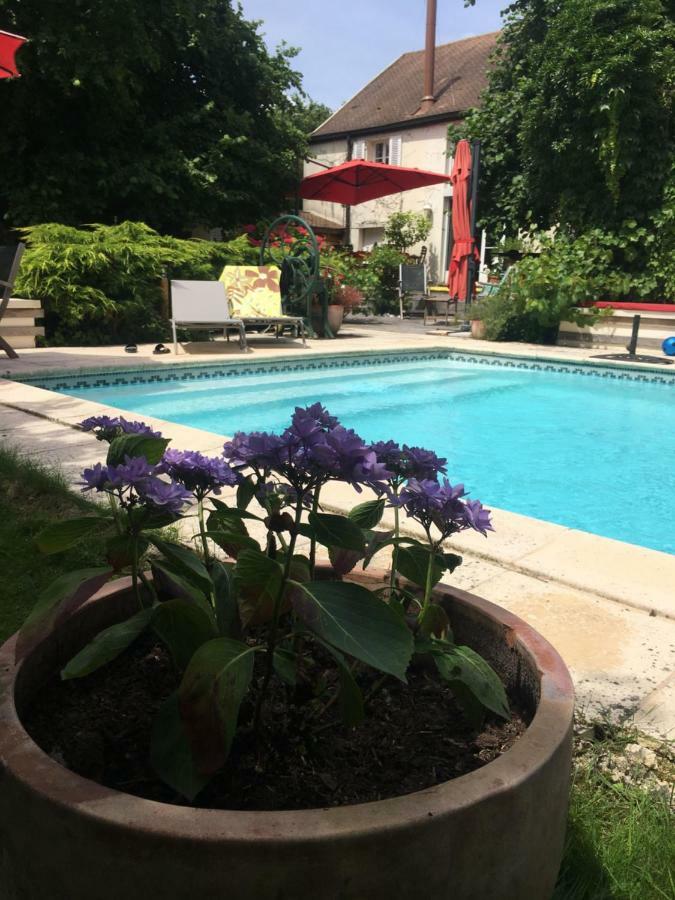 Chaumes-en-Brie Chambres D Hotes Chez Francoise Et Michel Piscine 4 Chambres 8 Lits المظهر الخارجي الصورة